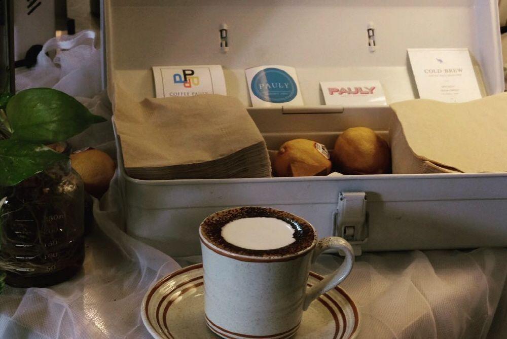 合井咖啡廳內大受歡迎的冷泡咖啡，方便顧客打包帶走或在店內品嚐，獲得極高的顧客滿意度。